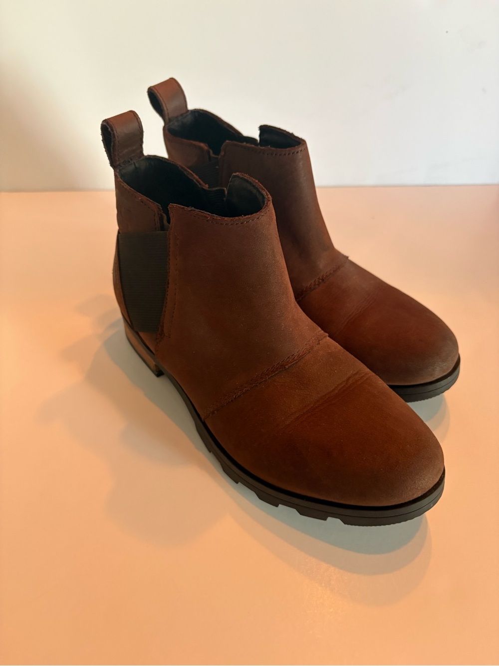 Women’s Sorel Emelie Brown Chelsea Boots size 6 Classic Slip-On Boot, waterproof